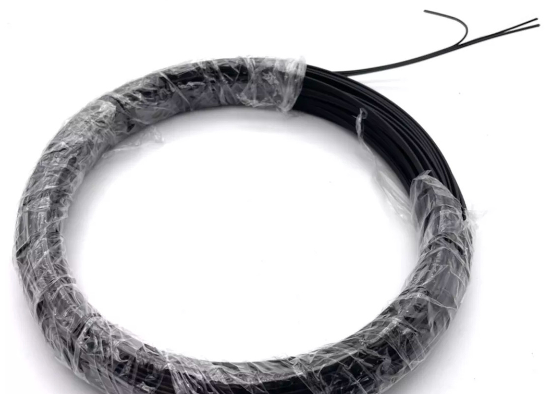 Solo modo G652D del cable de fribra óptica de la mariposa de GJYXCH 1 - alambre de acero del metal de 8 bases reforzado