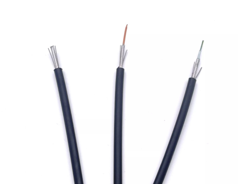 Cable de fibra óptica aéreo GYXTW G652D/SM 1500N de 12 fibras para la comunicación de las telecomunicaciones