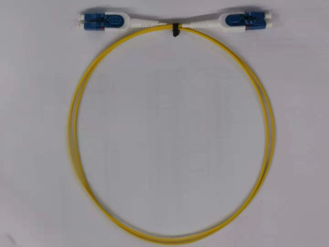 Cordón de remiendo a dos caras de la fibra óptica LC LC SM G657A1 con el cable de la ronda de Uniboot