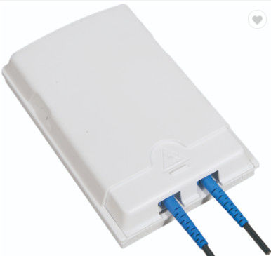 FTTH 2 quita el corazón a los adaptadores de fibra óptica del SC del ABS 2pcs de la PC de la caja de la terminación interiores o al aire libre