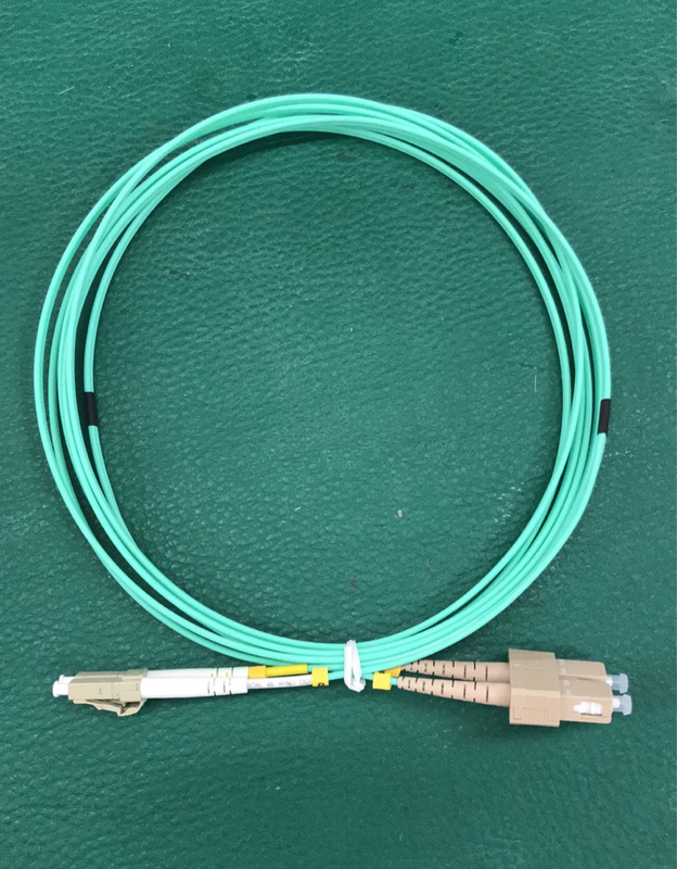 Diámetro a dos caras con varios modos de funcionamiento del cordón de remiendo de Aqua Fiber Patch Cable LC LC OM3-300 2.0m m